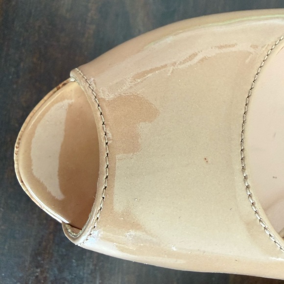 Stuart Weitzman Patent Wedges Sz 7 - Picture 8 of 10